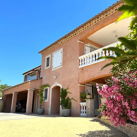 D'hotes Les Noisetiers 3*