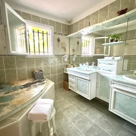 Frühstückspension D'hotes Les Noisetiers 3*