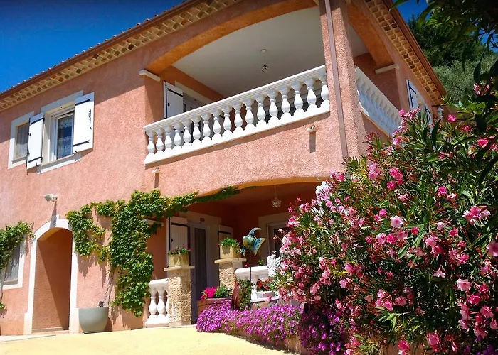 Couette-café D'hôtes Les Noisetiers