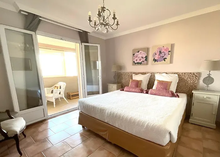 D'hôtes Les Noisetiers Couette-café